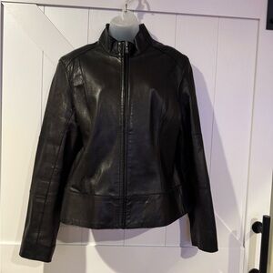 Elegant Women's Black Leather Jacket